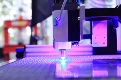 Quels sont les avantages d'utiliser une machine laser de marquage ?