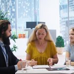 Les bénéfices d'une équipe de financiers partagés