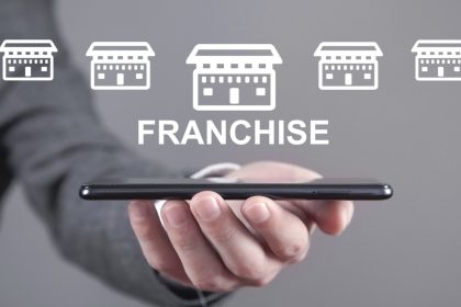 Franchise ou entreprise indépendante : quel choix pour votre projet au Québec ?