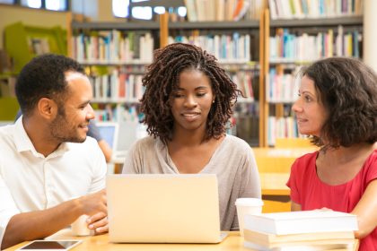 Agence de communication éducation : accompagner la visibilité et l’impact des établissements scolaires